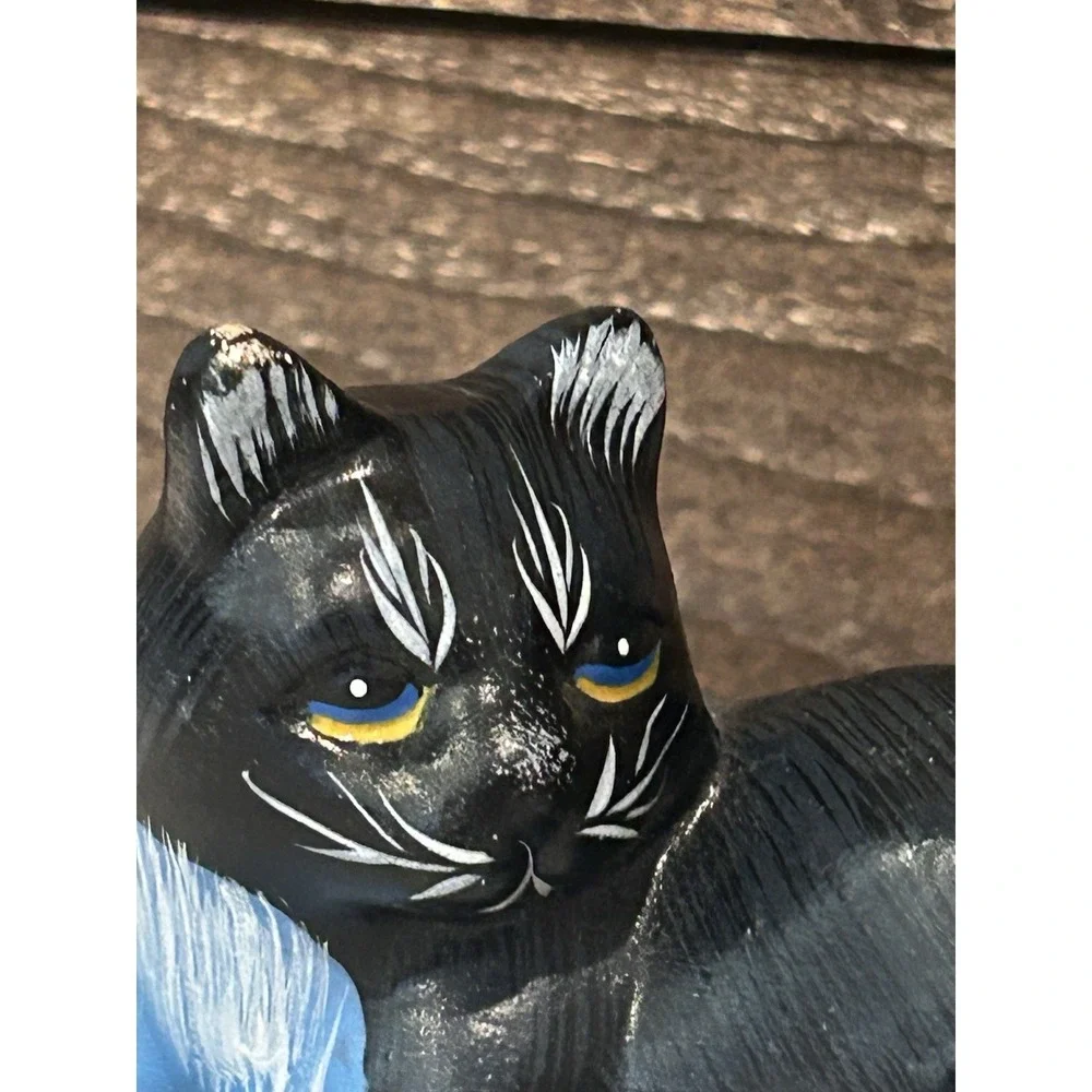 Black &‎ White Tuxedo Cat 4.25